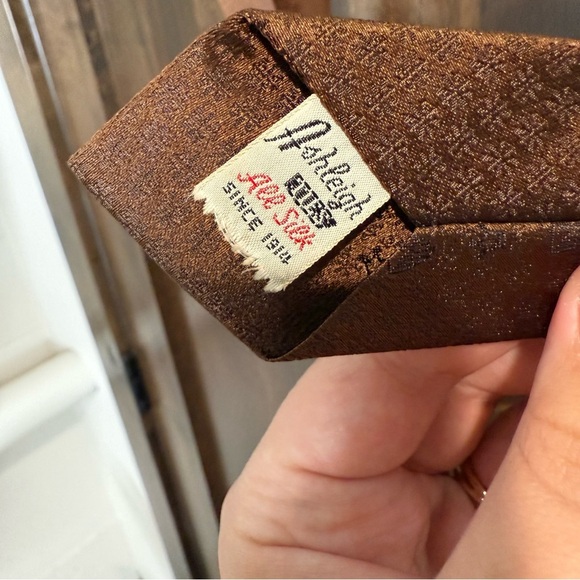 Ashleigh Ties Since 1914 Brown Silk skinny Necktie with intricate pattern - Picture 5 of 5